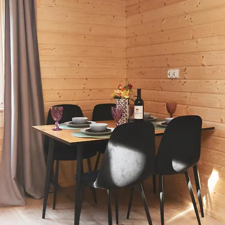 Letniskowy Letniczówka Сasa de vacaciones *