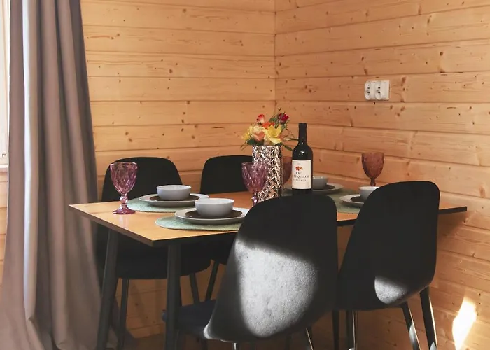 Letniskowy Letniczowka 度假居 *